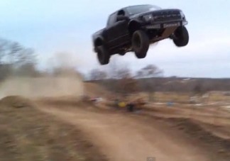 Repül a nehéz Ford!