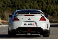 Kigyúrta magát a Nissan 370Z 17