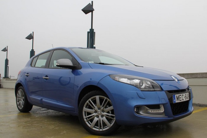 270-ig skálázott óra, 1,2-es motor 7 | Vezess Ha túl kocka a Golf, és ufó az Auris-hibrid, de az Astránál olcsóbb kompakt kéne, ráadásul egy picit különleges, itt a megoldás.