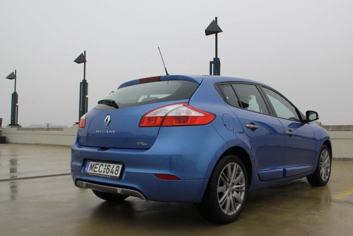 270-ig skálázott óra, 1,2-es motor 8 | Vezess A 6.25 millió forintos listaárból most elengednek 725 ezret