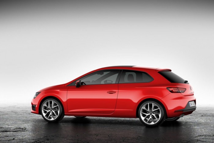 Három ajtóval még dögösebb a Leon 6 | Vezess Három ajtóval még dögösebb a Leon 6