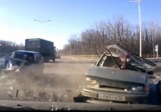 Január őrült autós videói egybegyúrva