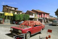 1. Törökország - 572 Ft/liter. Az Európát Ázsiával összekötő államban hagyományosan extrám sokba kerül a tankolás. Úgy fest, hogy Törökországban más címen nem lehet adót beszedni