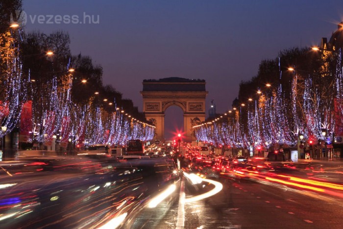 Top 10: Hol a legdrágább a benzin? 12 | Vezess 7. Franciaország - 496 Ft/liter. Nemcsak az autópályadíjak viszik a pénzt, de tankolni is nagyon sokba kerül errefelé. Az európai országok közül mégis ide özönlik a legtöbb turista, mert Camarque vagy Párizs csak egyike a Hexagone csodáinak. A képen a Champs Élysées