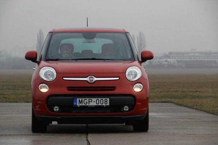Az első Fiat, aminek legnagyobb baja az ára 10 Majdnem pók: a sok kör alakú szem elhelyezése most sokkal kevésbé megosztó, mint a Multipla első generációján volt