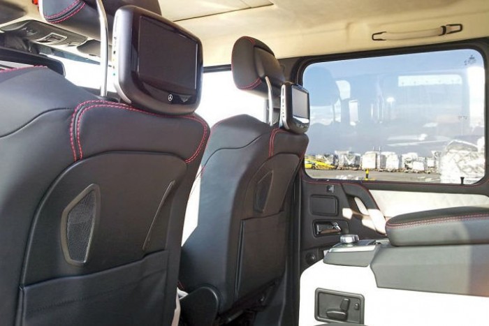 Százlábú Mercedes, hibbant milliomosoknak 7 | Vezess Kezelőpult és multimédia lejátszó hátul