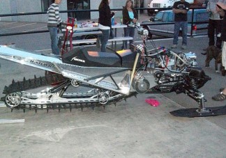 Jeges őrület: 750 lóerős motoros szán