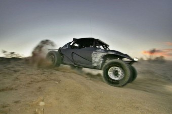 Elektromos raliautó a hadseregnek