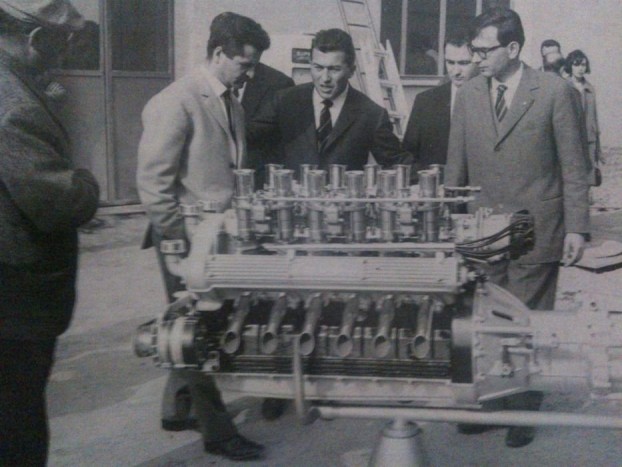 A 3.5 literes V12-es hipermodernnek számított korában, köszönhetően a Ferraritól átcsábított zseniális mérnökgárdának