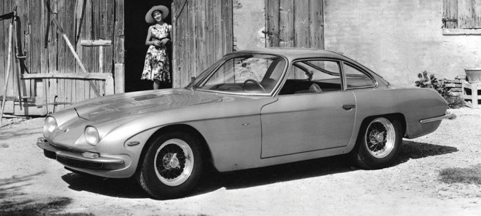 A motort még vérbeli versenyblokknak tervezték, de Ferruccio túrakupét akart, így a V12-es visszafogott 270 lóerős teljesítménnyel a kor legselymesebben járó motorja lett.  