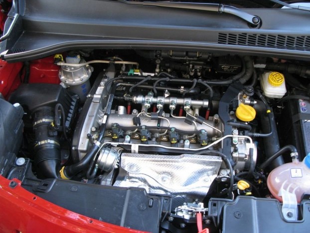 Borítás nélkül a 2008-ban a Bravoban bemutatkozott, és most átdolgozott 1,6 literes dízel. Alig fogyaszt többet az 1,3 literesnél, de sokkal nyomatékosabb 