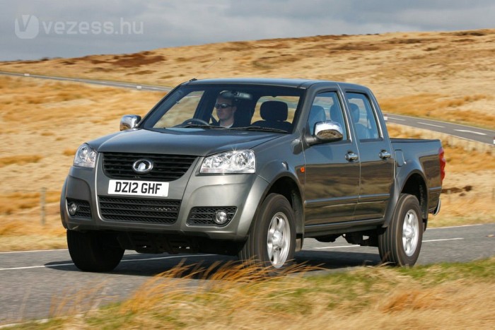 Kinek kell egy életveszélyes autó? 1 1. Great Wall Steed - 863 db (Összpiac 1. VW Golf, 441 618db) Európa legnépsezrűbb kínai autója egy pickup. Bulgáriában, egy korábban Moszkvicsokat összeszerelő gyárban készül 141 lóerős, kétliteres dízellel. Ahol kapni lehet, ott a legolcsóbb duplakabinos, összkerekes haszonjármű dízelmotorral