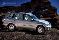 5. Chery Tiggo - 372 db (Összpiac 5. Ford Focus, 259 380 db) Bizonyára pompás szabadidő-autó, csak nem túl eredeti. Orrát a CR-V-től lopták, a fara kiköpött RAV4