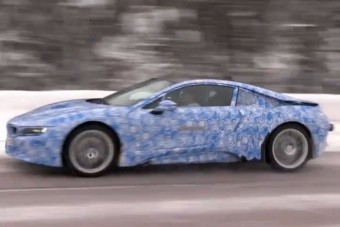 Videón a BMW hibrid sportkocsija