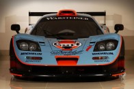 McLaren F1 GTR. Az ifjú Pistorius szobájának falát F1 poszterek díszítették, itt kezdődött autóbuzériája. De ha már lúd, legyen kövér: a versenyváltozatot választaná