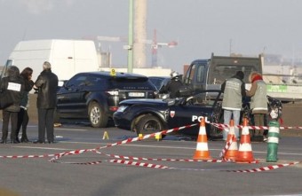 Két rendőr meghalt az autós üldözésben