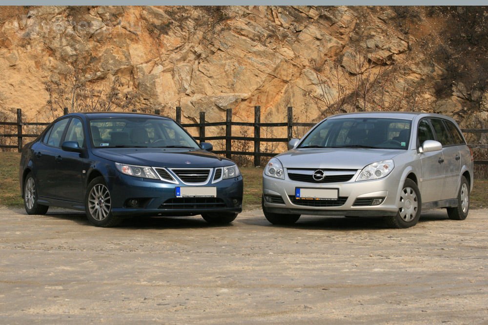 Mindkettő a GM Epsilon alkatrészkészletéből született. Nem volt bölcs döntés az Opel Vectrát hamarabb a piacra engedni ezzel a padlólemezzel