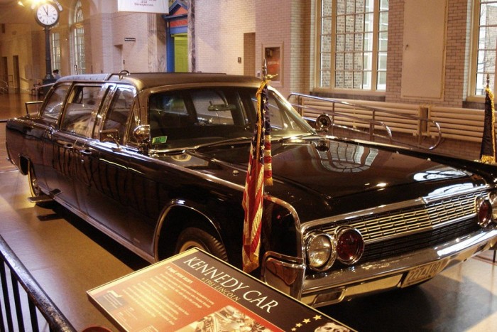 A leghíresebb Kennedyt szállította ez a limó...