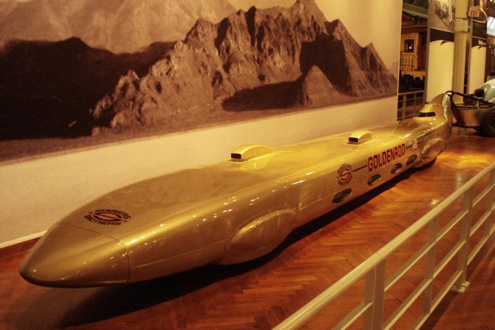 Ez is inkább fegyvernek néz ki, az Egyesült Államokban készült oly' sok sebességrekorder rakéta egyik korai példánya