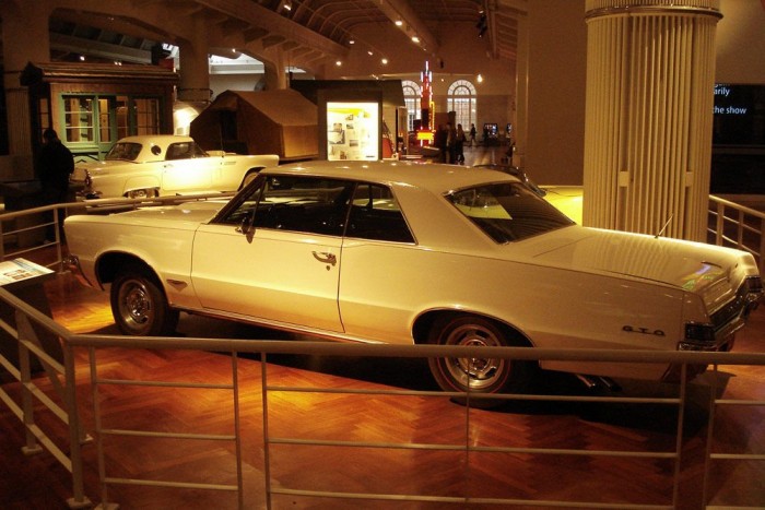 Mindene szép, még a kipufogó kivezetése is