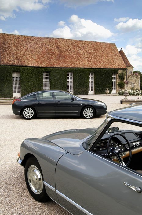 Anno a Porsche azért is tett hathengeres motort a 911-be, mert a Jaguar, a Mercedes-Benz és a Citroën csúcsmodelljei túl gyorsak lettek a négyhengeres 356-nak