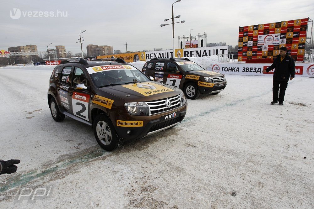 F1: Räikkönent Daciával tették jégre 12