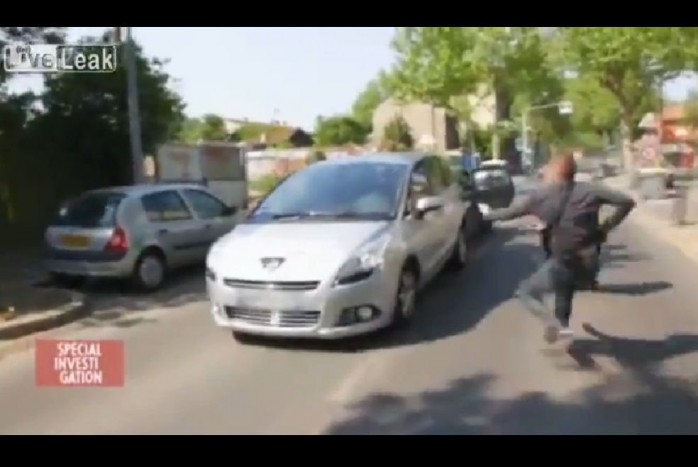 Egy ország előtt csinált hülyét a zsarukból