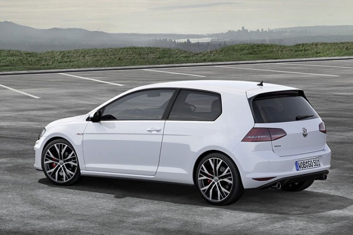 Hivatalosan is létezik a Golf GTI 7 | Vezess 220 vagy 230 lóerő; utóbbi elektronikus segédletet kap kanyarban