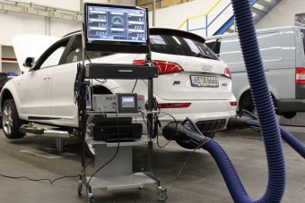 Csalnak a vizsgán az autógyártók?