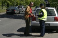 Szabályos autósokat büntetett a rendőrség 84