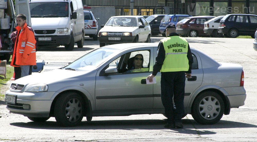 Szabályos autósokat büntetett a rendőrség 29