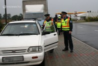 Szabályos autósokat büntetett a rendőrség 115