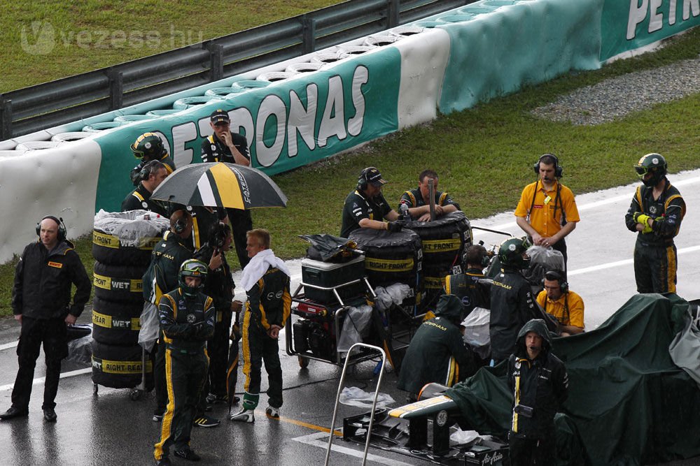 F1: Monszunok, hőség, megszakított futamok 16