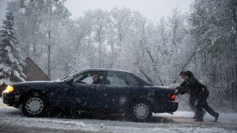 Vigyázzon: itt az ónos eső!