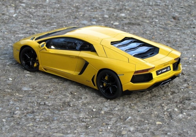 Minden oldalról kívánatos