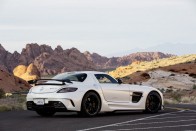 AMG SLS Black Series: Fekete mágia 16