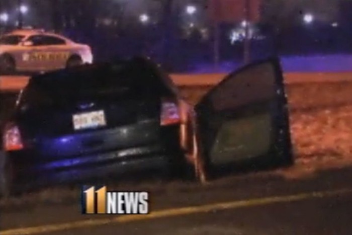 Üdítővel mentette meg a lángoló autóban rekedt családját 6