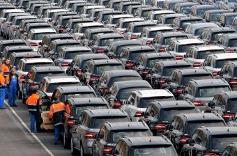 Zuhan az autóeladás