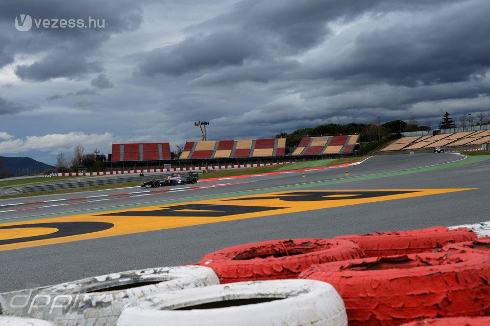 F1: Grosjean az élen, Alonso az utolsó 8