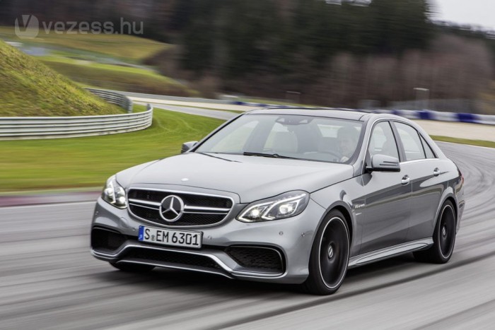 Egy hagyományos ráncfelvarrásnál komolyabb megújuláson van túl az E-osztály