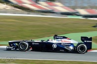 F1: Hamilton csúcsot futott, Massa kereke elszállt 18