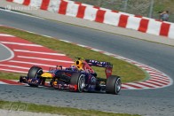 F1: Hamilton csúcsot futott, Massa kereke elszállt 26