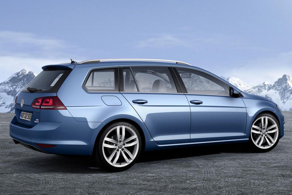 A Golffal azonos műszaki tartalommal, nyújtott padlólemezen érkezik a VW kompakt kombija
