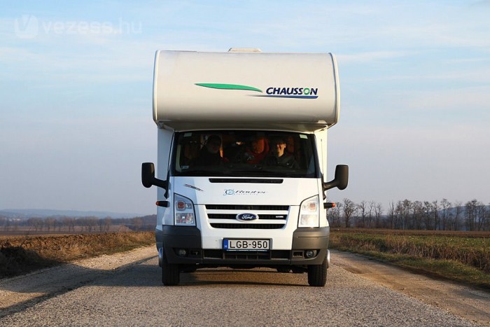 Elindultunk Genfbe 6 | Vezess A következő napokban ebben fogunk enni, inni, aludni, fürdeni