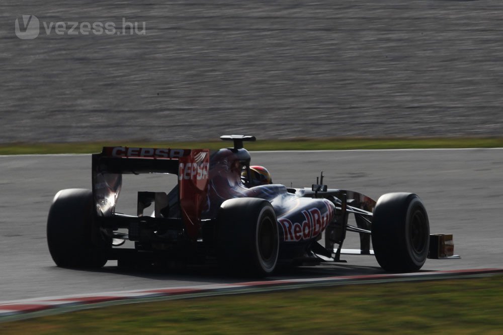 F1: Vettel nem ájult el a teszttől 16