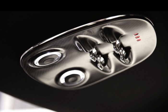 Kia Provo: állat, de ésszel 8 | Vezess Alumínium ablakemelő kapcsolók a tetőkonzolon.