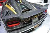 350 millió az aranyozott Koenigsegg 16