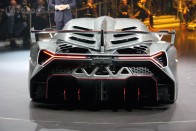 900 millióba kerül az új Lamborghini 19