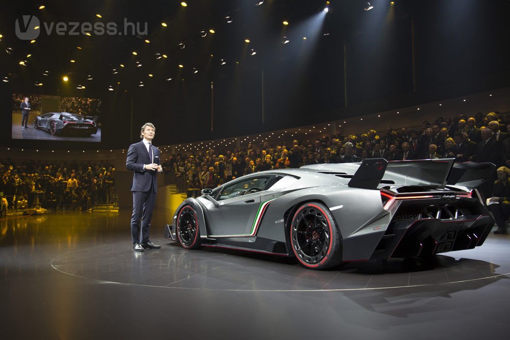 900 millióba kerül az új Lamborghini 12