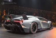 900 millióba kerül az új Lamborghini 25